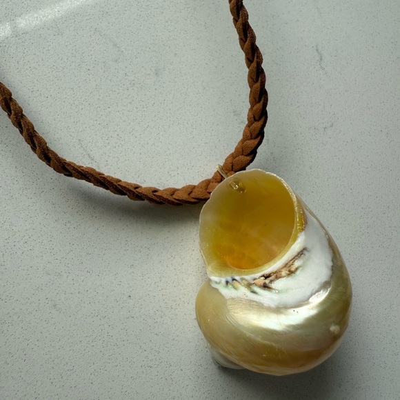 Free People Sara Shell Choker Necklace - Brown - NWT - Picture 6 of 8